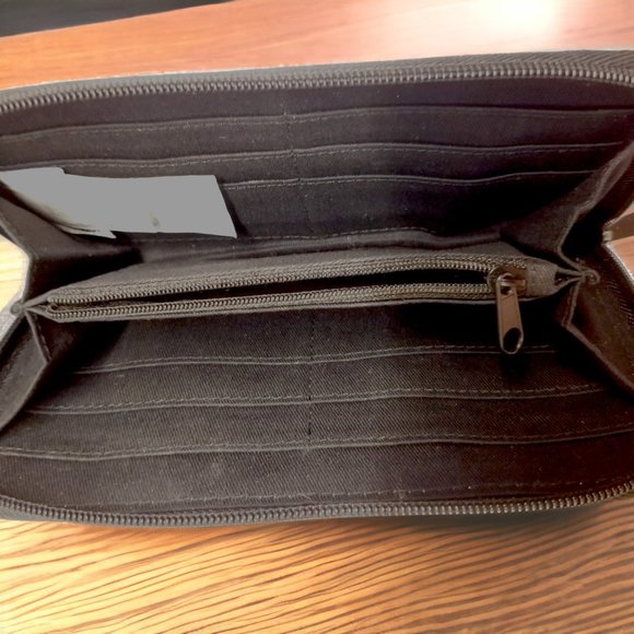 Mickey Mouse & Friends Wallet Colorful Disney Parks Classic Faux Leather Wallet - Picture 16 of 16